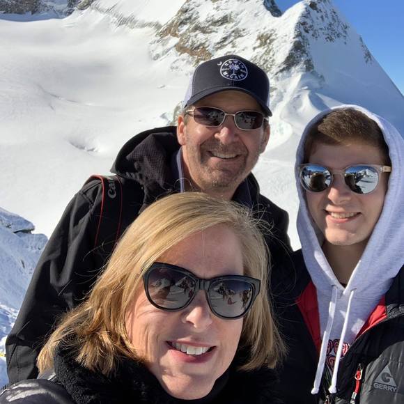 Meet your Posher, Beth - Picture 1 of 1